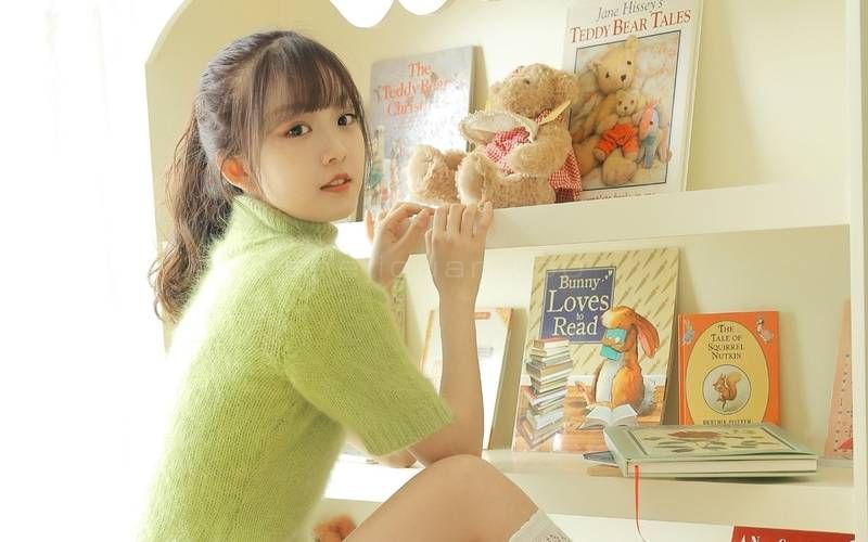 毛绒玩具,毛绒玩具熊,手办玩具,吊带睡衣,美女